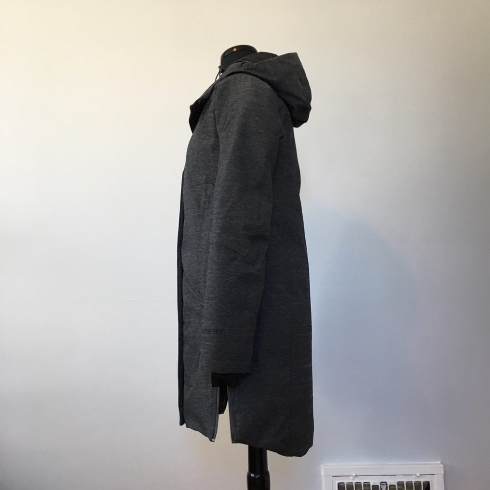 The North Face Defdown Parka GTX in Grey, XS - Picture 6 of 16